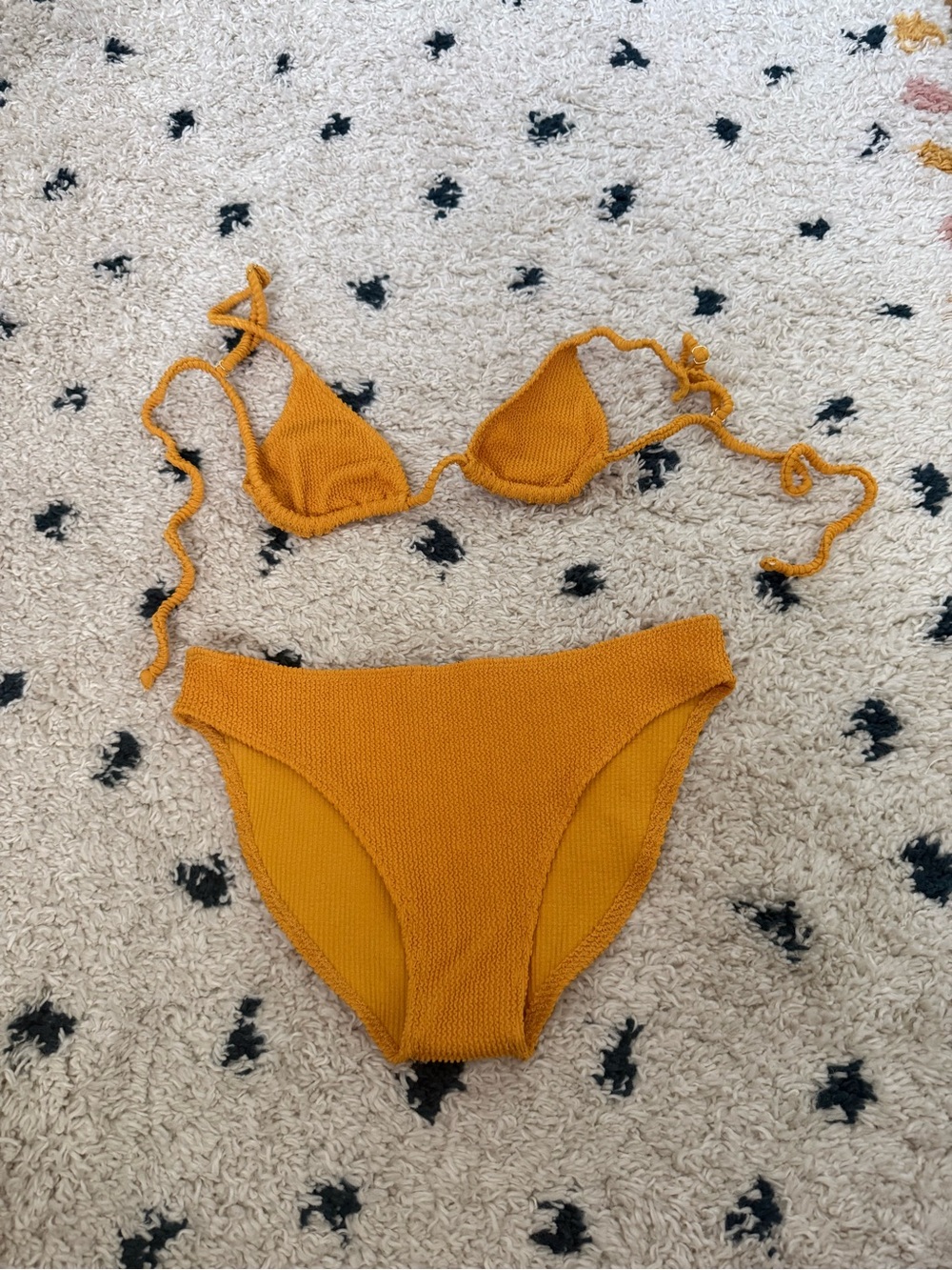 Skatie x The Salty Blonde Sunshine Yellow Gold Crinkle, Ella & Cheryl - Picture 2 of 4